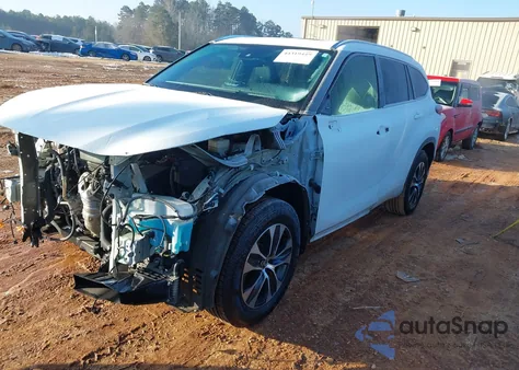 2021 Toyota Highlander Xle из США, поврежденный, VIN 5TDHZRAH2MS528711